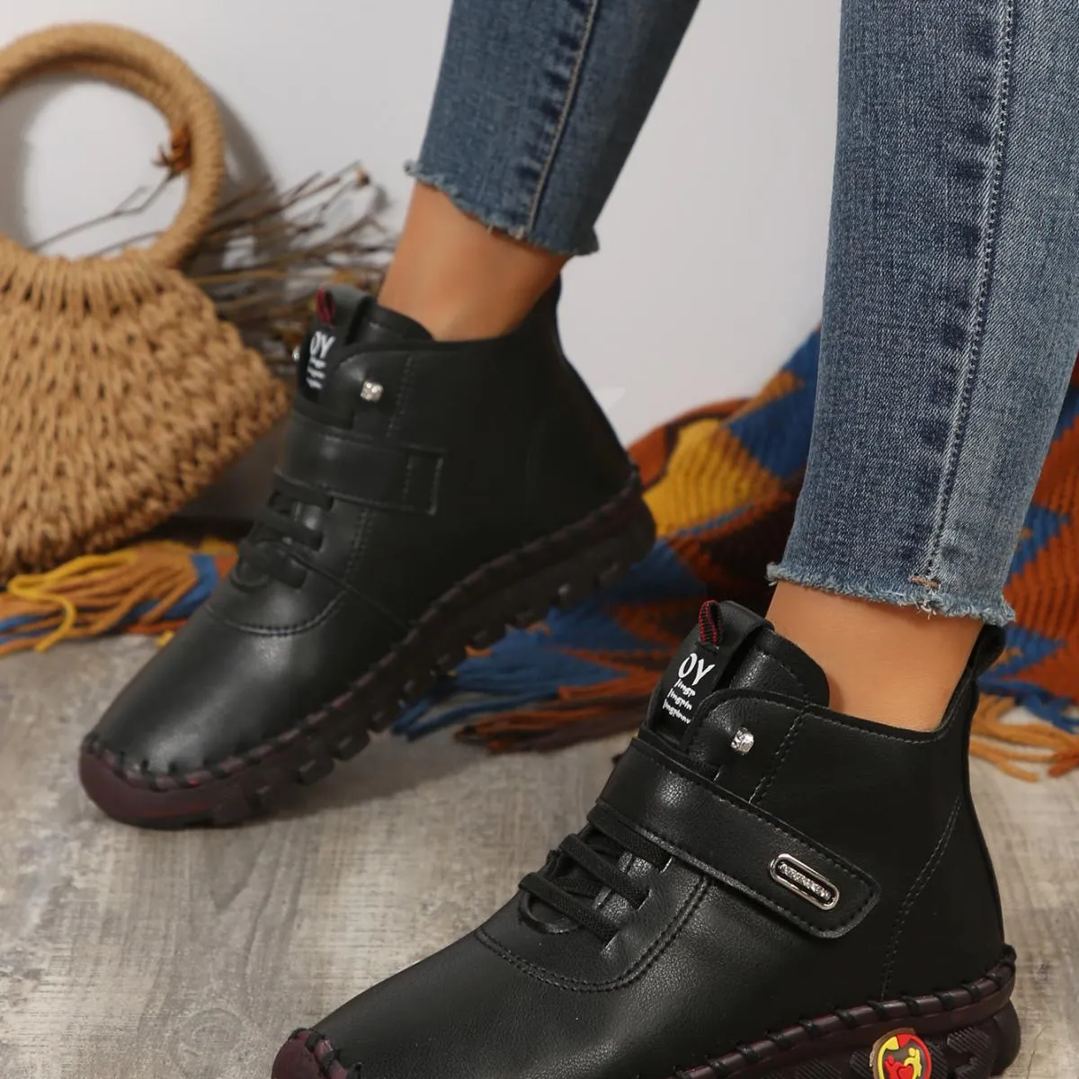 2023 Stivali invernali da donna Oxford femminile da cucire fatti a mano Scarpe da ginnastica da donna Punk Stivaletti rossi con