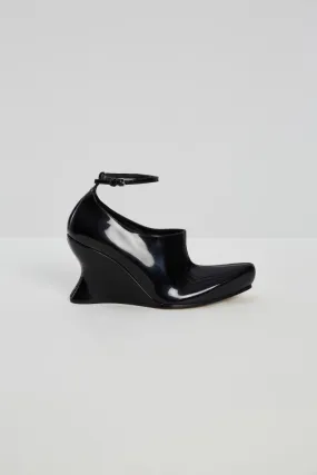 Scarpe con zeppa in vernice